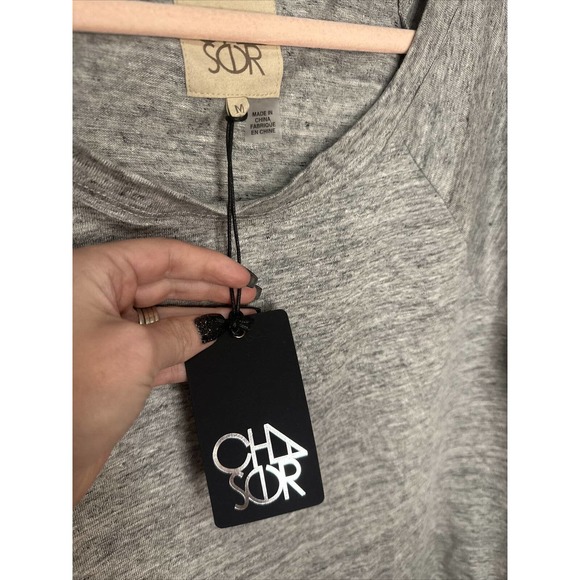 Women's CHASER Gray Blouse NWT Sz M - Picture 2 of 3